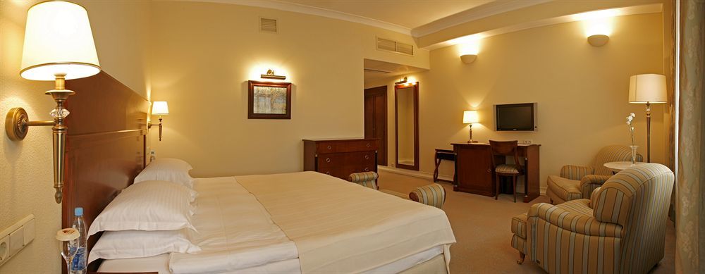 Leopolis Hotel Εξωτερικό φωτογραφία